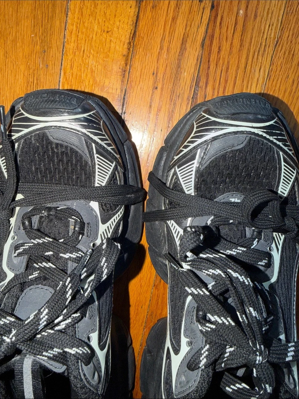 Men's Balenciaga 3XL - Picture 7 of 12